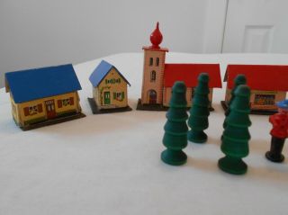 Vintage Erzgebirge East Germany 24 Pc Miniature Town Village Trees People Church 2