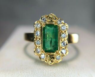 Vintage 18k Yellow Gold Green Emerald Round Diamond Cocktail Ring
