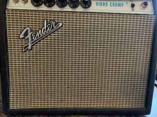 Vintage 1972 - 1973 Fender Vibro Champ Amp Silver Face Amplifier 2
