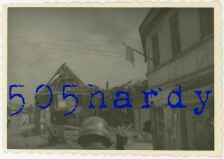 Wwii Us Gi Photo - Destroyed German Town W/ Surrender Flag Hanging From Window