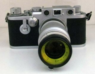 red dial Vintage IIIf Leica camera with Two lenses,  view finder and timer 2