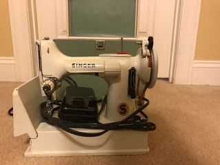 Vintage 1964 White Singer Featherweight 221k Sewing Machine W/ Case