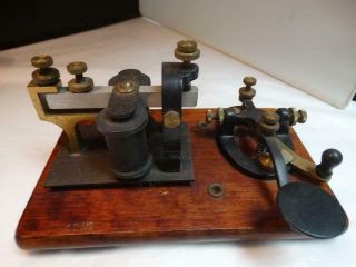 Vintage Signal Electric Mfg.  Telegraph Morse Code Set W/ Sounder