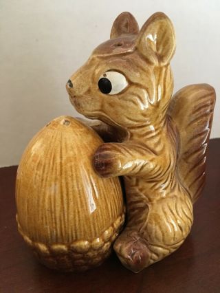 Vintage Japan Squirrel Hugging Acorn Nut Salt And Pepper Shakers