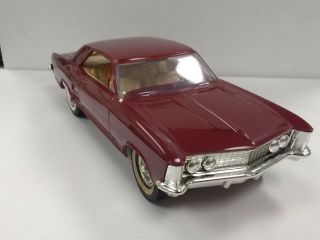 Vintage Cox 1964 Buick Riviera Tether Gas Powered Thimble Drome