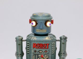 Vintage Masudaya Modern Toys Robot R - 35 Remote Control Battery Operated w/ Box 3