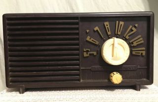 1930’s - 1940’s Vintage A M Philco Transitone Bakelite Radio Model B569