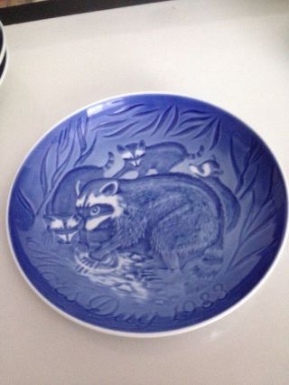 1983 Bing & Grondahl B&g Mothers Day Plate Dish Blue&white Racoon Racoons Babies