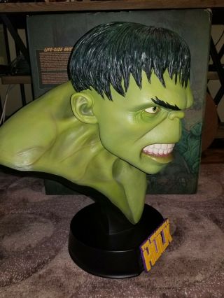 Hulk Life - Size Bust by Sideshow Collectibles 005 / 500. 2