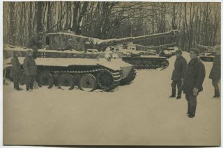 Russian Wwii Large Size Photo: German Trophy Tanks Being Shown To Cadets,  1944
