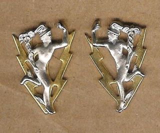 Pair Modern Canadian Forces Communications And Electronics Branch Collar Badges