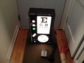 VINTAGE ELECTRIC LIGHTED EYE DOCTOR CHART TEST OPTOMETRIST LIGHT WITH SWITCH BOX 2