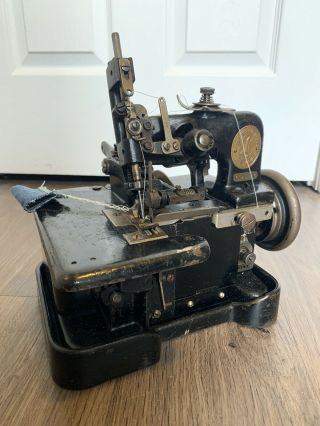Singer 81 - 5 - Overlock Industrial Sewing Machine - Vintage Levi’s Jeans Stitch