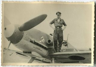 German Wwii Archive Photo: Luftwaffe Pilot With Messerschmitt Bf 109 Aircraft