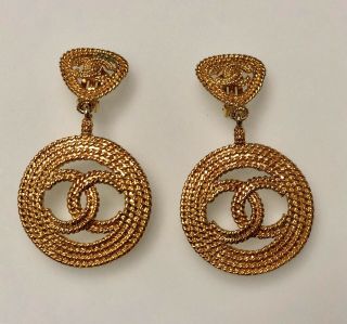Authentic Chanel Vintage Gold Plated Large Cc Clip On Earrings