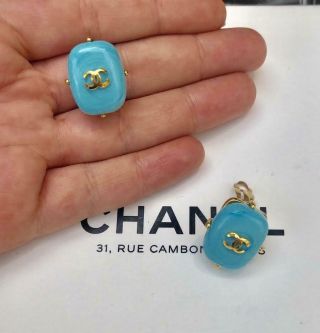 Vintage Chanel 1997a Turquoise Gripoix Glass Cc Logo Clip On Earrings