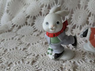 Vintage Homco Christmas Winter Figurines Bunny Rabbit Boy And Girl Ice Skating 2