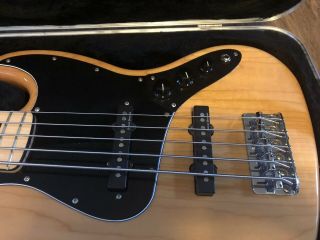Squier Vintage Modified Jazz Bass V 5 String Hardshell Case & Strap With Locks 3