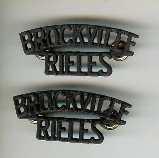 Pair Modern Canadian Army Brockville Rifles Shoulder Titles