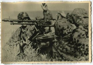 German Wwii Archive Photo: Wehrmacht Soldiers In Combat Action Mg 34 Machine Gun