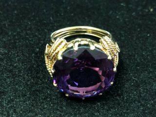 Vintage 18k Yellow Gold Ring W/ Brilliant Purple Stone Sz 7.  25,  13 Grams