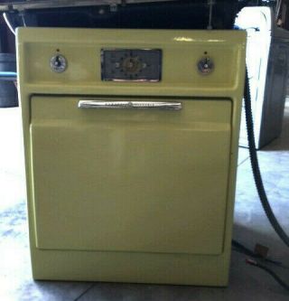 Vintage Ge Circa 1956 Built - In Wall Yellow Oven And Yellow Range Top With Push