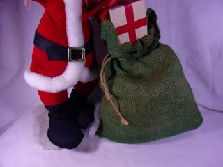 Vintage 1981 Anna Lee Mobilitee Christmas santa Claus Doll and Bag of Toys 17.  5 