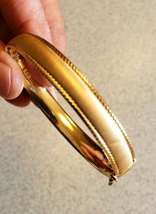 Vintage 18k Yellow Gold Etched Hinged Bangle Bracelet 7.  25 " Milor Italy 9.  03 Gms
