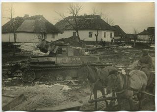 Wwii Large Size Press Photo: Remains Of German Panzer Iv Tank,  Ukrainian Village