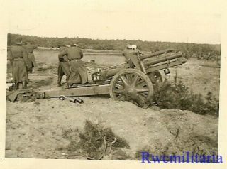 Feuer Wehrmacht Artillerymen Firing Lefh.  18 10.  5cm Gun In Field