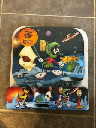 1995 Warner Brothers Looney Tunes Marvin The Martian Mouse Pad And Wrist Pad Set