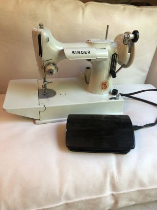 Vintage White Singer Sewing Machine Featherweight Portable 221k With Case