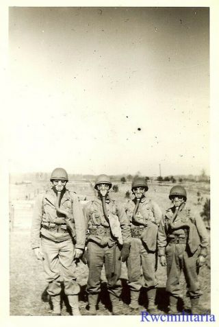 Port.  Photo: Apocolyptic View Group Of Us Soldiers Posed W/ Gas Masks Worn