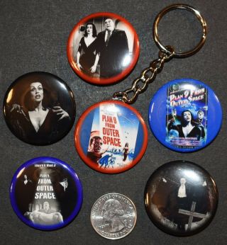 Set Of 6 - 5 Pinback Buttons And Key Chain 1 1/2 " Plan 9 From Outer Space