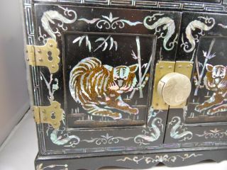 Vintage Japanese Jewelry Box Abalone Inlay Tigers and Dragons Black Lacquer 3