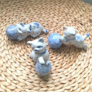 Blue And White Porcelain Kittens Cats Playing With Ball Set Of 3