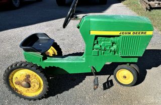 Authentic Vintage John Deere Cast Iron Tractor Pedal Car