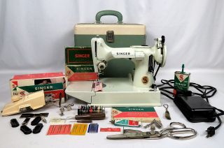 Vintage Singer 221k Portable Electric Sewing Featherweight Machine W/buttonholer