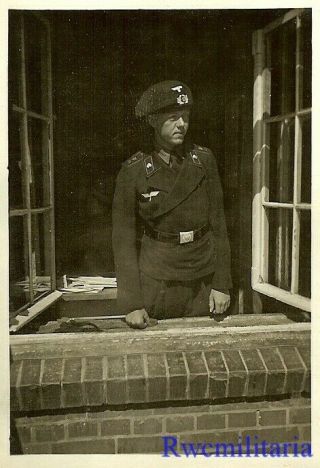 Best German Paznerman (11th Panzer Regiment) W/ Beret Posed In Window