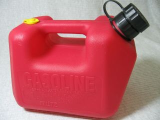 Blitz Gas Can 11802 (1 Gallon 4 Oz) Vented & Flexible Pour Spout Vintage Plastic