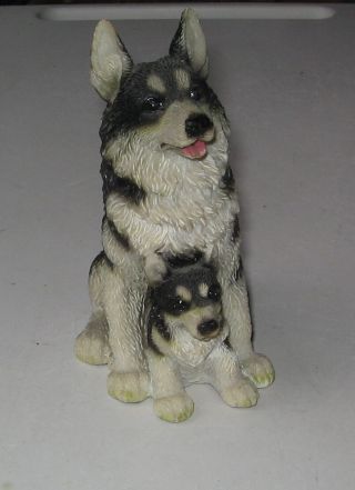Alaskan Malamute Sitting Figurine Mother And Puppy
