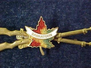 Orig WW2 Lapel Badge Crossed Rifles 