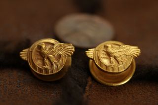 Pair U.  S.  Military Honorable Discharge Eagle Lapel Button Wwii " Ruptured Duck "