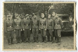 German Wwii Archive Photo: Elite Troops Unit With Army Truck