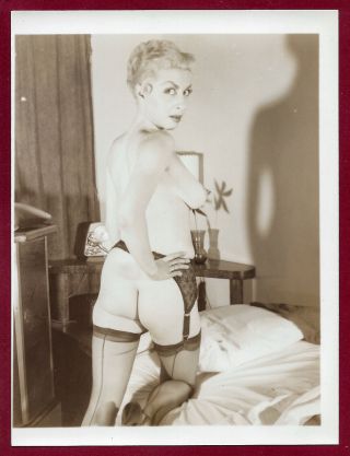 1950s Vintage Nude Photo Mega Big Breasts Dark Puffy Nips Mature Rear View Pinup
