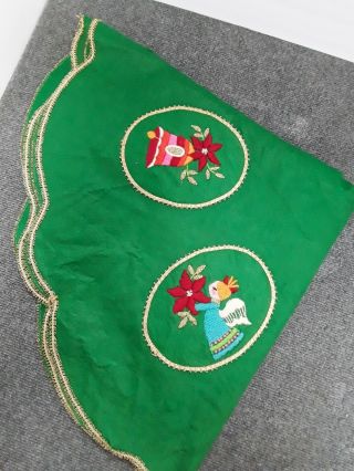 Vintage Handmade Christmas Tree Skirt Felt Crewel Embroidered Green