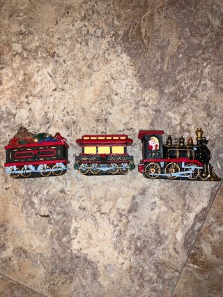 3 Piece Resin Mini Train Set With Santa For Christmas / Holiday Villages