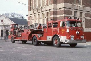 Boston Ma Ladder 7 1976 Seagrave 100 