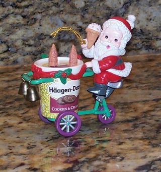 1997 Enesco Pillsbury Haagen - Dazs Cookies & Cream Santa Christmas Tree Ornament