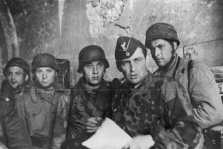 3.  Fjr Green Devils Monte Cassino German Paratroopers Soldiers Italy 1944 Photo